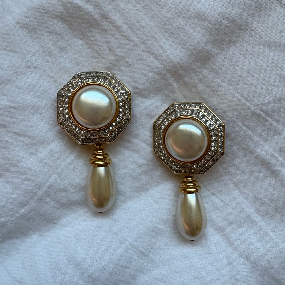 St John Vintage 1980s Faux Pearl Rhinestone Gold Tone Drop Clip on Earrings